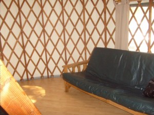 futon bed yurt D champoeg